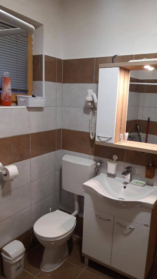 Apartment And Rooms"Tabasnice"Tuzla Centar Kültér fotó