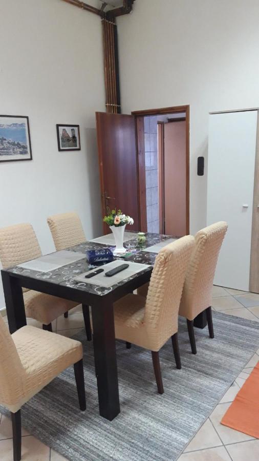 Apartment And Rooms"Tabasnice"Tuzla Centar Kültér fotó