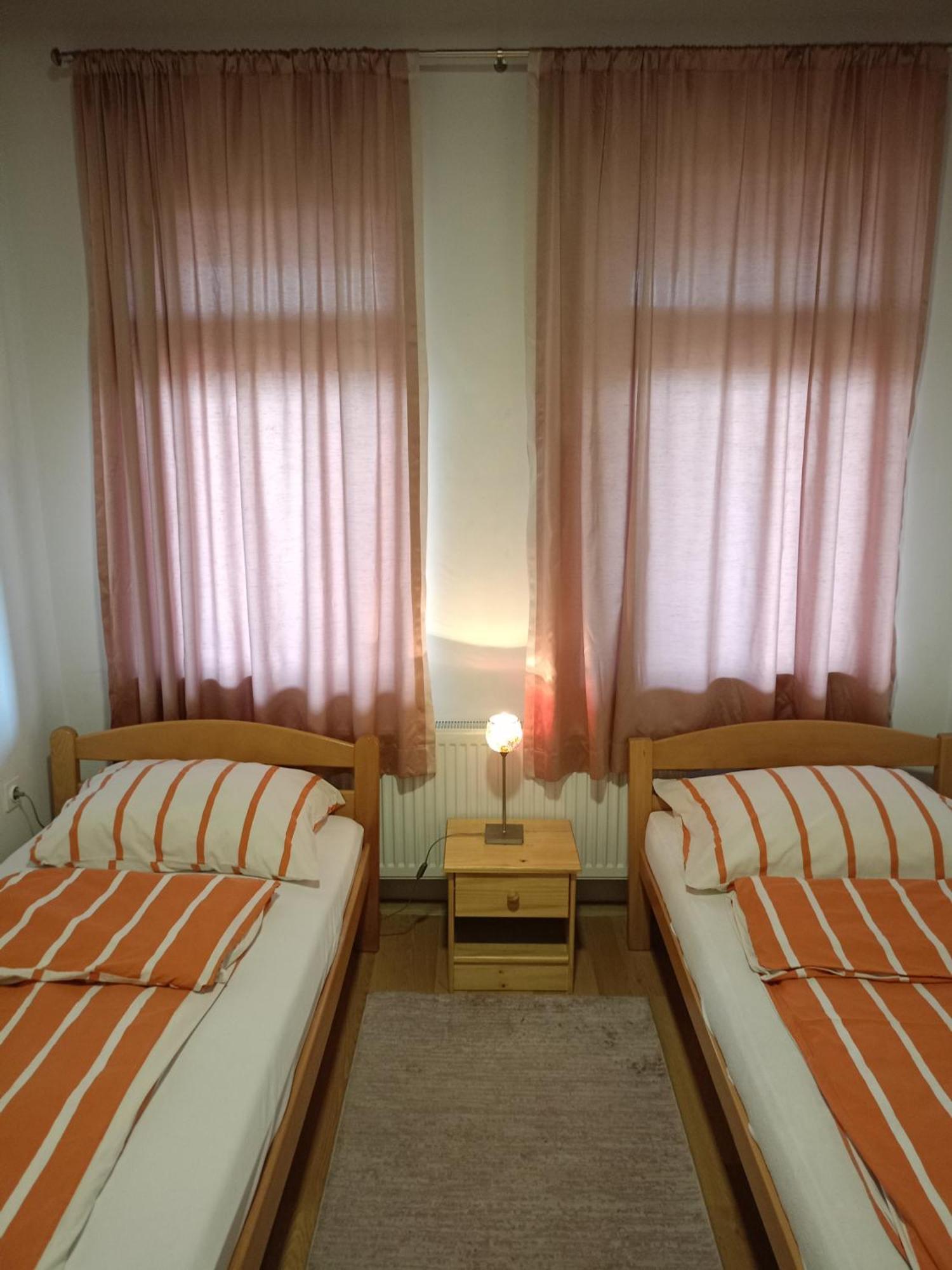 Apartment And Rooms"Tabasnice"Tuzla Centar Kültér fotó